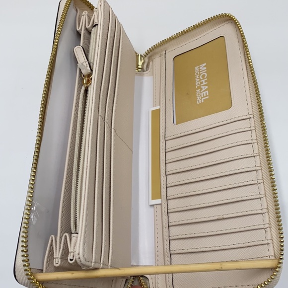 MICHAEL KORS Jet Set Travel Continental Zip Wristlet Wallet Optic White - Picture 3 of 14